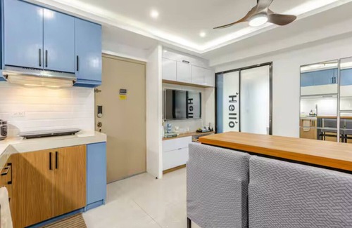 South Triangle Condo | Cozy 1-Bedroom Condo in Quezon City - Free Pool Access