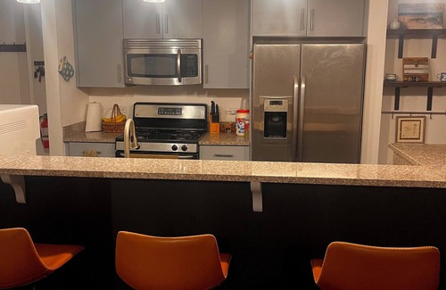 Hackensack River Waterfront Condo | Cozy 1-bedroom condo with AC, fitness room, WiFi in charming Jersey City by NYC