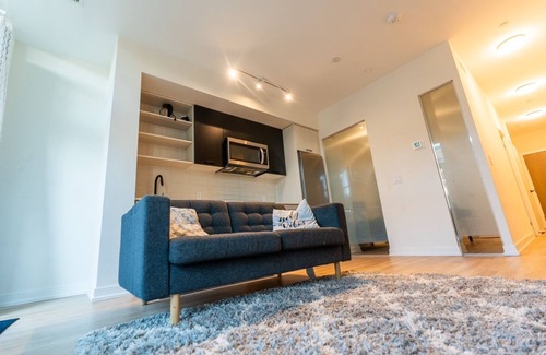 The Junction Condo | Cozy 1 Bedroom Condo Apartment in Toronto