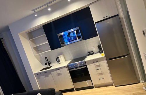 The Junction Condo | Cozy 1 Bedroom Condo Apartment in Toronto