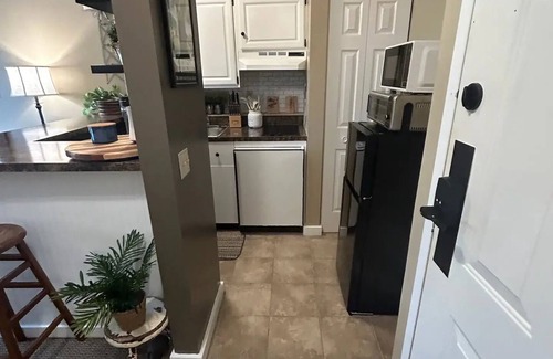 Hancock Condo | Cozy 1-bedroom condo at ski resort with WiFi, fitness room, pool & hottub