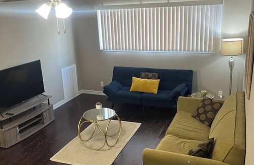Tulsa Condo | Cozy 1-bedroom condo in lovely Tulsa with AC, WiFi