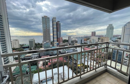 Barangay 670 Condo | Cozy 1-bedroom condo in Manila close to U.S Embassy and SLMEC