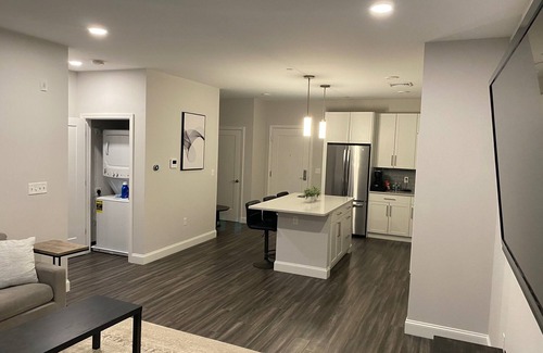 Reading Condo | Cozy 1-bedroom Condo in Downtown Reading, MA