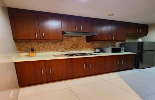Lahug Condo | Cozy 1-bedroom condo with WiFi, AC in marvelous Cebu City