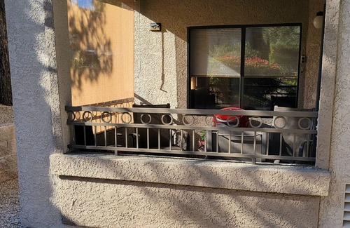 Las Vegas Condo | Cozy 1-bedroom condo in a gated, quiet community