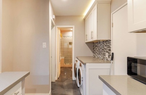 East Village Condo | Cozy 1-bedroom condo in enjoyable Long Beach with WiFi