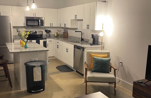 Nashville Condo | Cozy 1-bedroom condo with AC, WiFi in delightful Nashville.