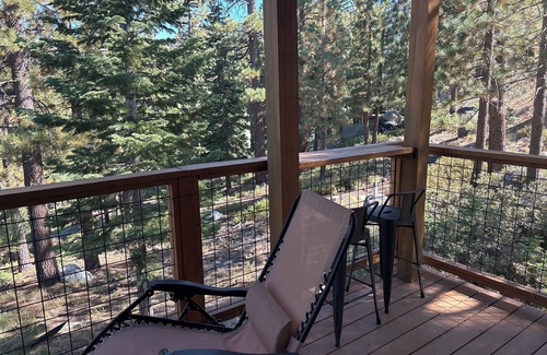 Tahoe Village Condo | Cozy 1-bedroom condo in terrific Stateline. Sleeps 2 adults plus two minors.