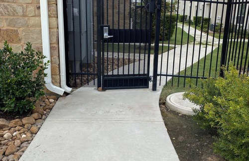Fulshear Condo | Cozy 1-bedroom condo with WiFi, AC in delightful Katy area