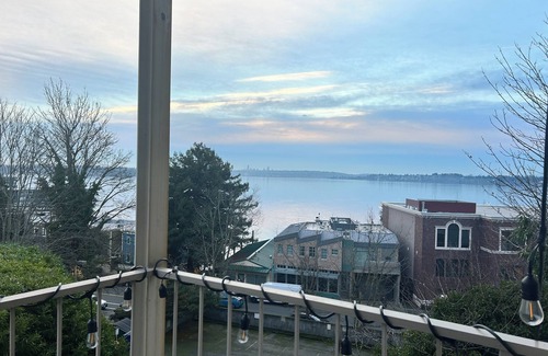 Moss Bay Condo | Cozy 1-bedroom condo with AC and WiFi in delightful Kirkland
