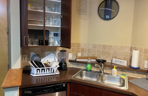 West End Condo | Cozy 1-bedroom condo with AC, WiFi in charming Atlanta