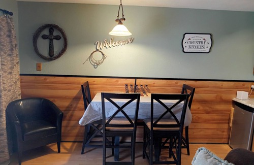 Ruidoso Condo | Cozy 1-bedroom condo with WiFi, AC in marvelous Ruidoso