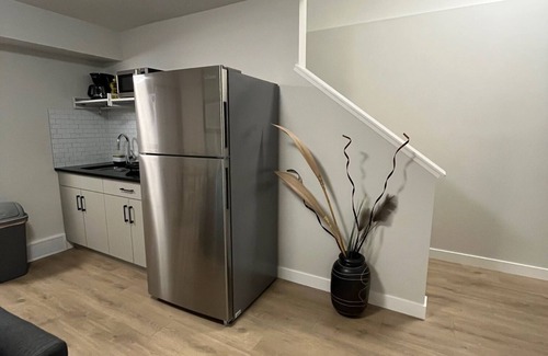 Regina Condo | Cozy 1-bedroom condo with WiFi, AC in amazing Regina