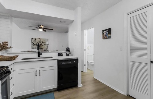 Knox - Henderson Condo | Cozy 1-bedroom condo with AC and WiFi close to downtown Dallas