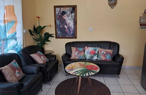 St. Peters Cottage | Cozy 1-Bedroom Cottage with Peaceful Garden Patio
