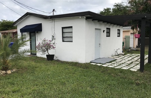 Buena Vista Cottage | Cozy 1 bedroom cottage - Z amazing heart of Miami