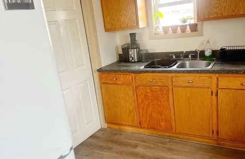 Akron House | Cozy 1 Bedroom ENTIRE HOME in the Heart of Akron