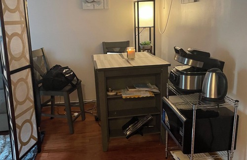 Pelham Gardens Apartment | Cozy 1 Bedroom, Ground Floor Apartment in the Northeast Bronx