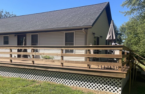 Circleville House | Cozy 1-bedroom home in Circleville with AC, Walking distance Hargus Lake.