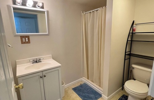 Herron Hotel | Cozy 1-bedroom hotel in amazing Hubbard Lake with WiFi, AC
