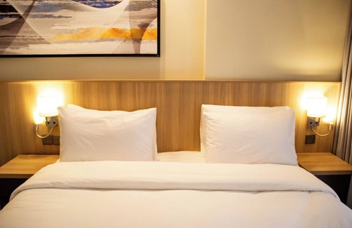 Mecca Hotel | Cozy 1-bedroom hotel with AC, WiFi in charming Makkah