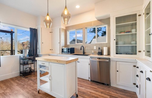 Richmond House | Cozy 1-bedroom House ~ Heart of Iconic Portland Hawthorne District!