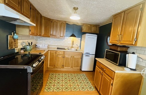 Dartmouth House | Cozy 1 bedroom in Dartmouth close to all amenities !