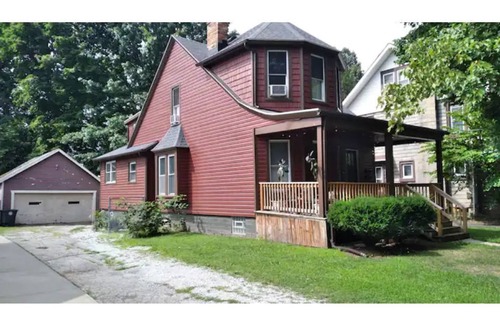 Highland Square Apartment | Cozy 1 Bedroom in Highland Square, pets welcome!