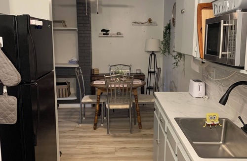 Chelmsford Apartment | Cozy 1 bedroom in the heart of Chelmsford!