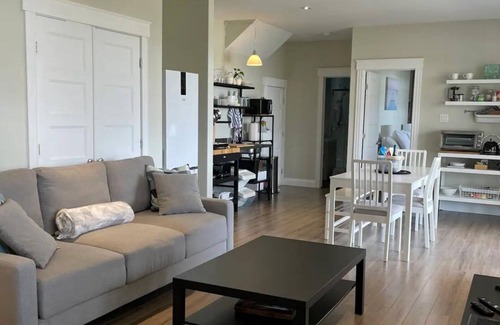 Halifax County Apartment | Cozy 1 bedroom lakefront basement apartment in delightful Williamswood, NS