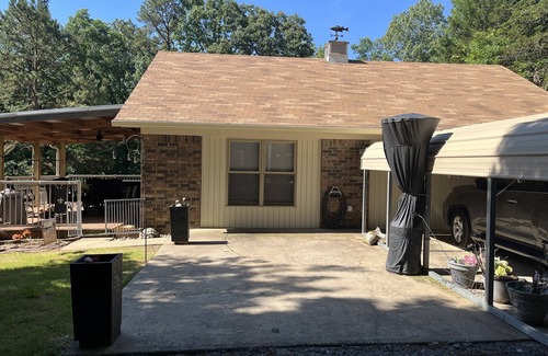 Higden House | Cozy 1 Bedroom Lakefront House on Greers Ferry Lake