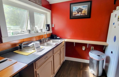 Waterbury Apartment | Cozy 1-bedroom loft apartment in lovely Duxbury
