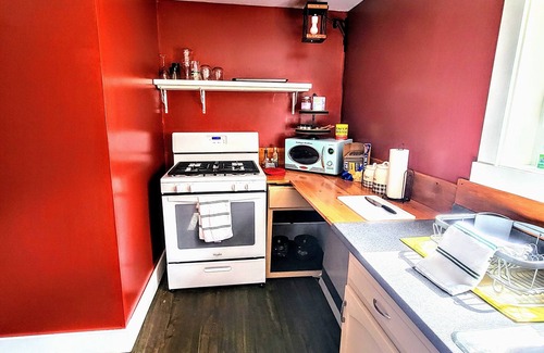 Waterbury Apartment | Cozy 1-bedroom loft apartment in lovely Duxbury