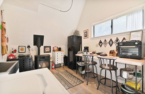 Hathaway Pines Apartment | Cozy 1-bedroom Loft Apartment in Stanislaus National Forest by Historic Murphys