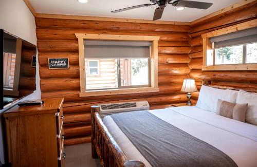 Bonners Ferry House | Cozy 1-Bedroom Log Cabin with Full Kitchen & Wi-Fi | Bonners Ferry, Idaho Retreat
