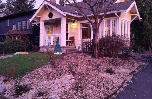 Beaumont - Wilshire Apartment | Cozy 1-bedroom lower level apt in fantastic Portland neighborhood