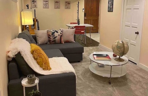 Beaumont - Wilshire Apartment | Cozy 1-bedroom lower level apt in fantastic Portland neighborhood