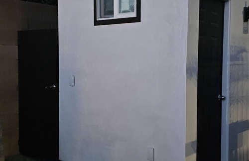 Indio House | Cozy 1-bedroom mobile home in charming Indio Calidornia, w/AC & access to pool.