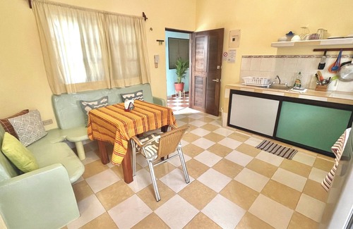 Luis Donaldo Colosio Apartment | Cozy 1-bedroom apartment with AC and WiFi at 1 block from the beach