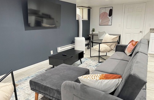 Irvington Apartment | Cozy 1-Bedroom Near Newark Airport & NYC – 10 Min to EWR, 30 Min to Manhattan!