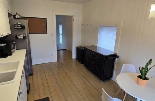 Newport Apartment | Cozy 1-bedroom Owners Apartment in downtown. Walk to main street.