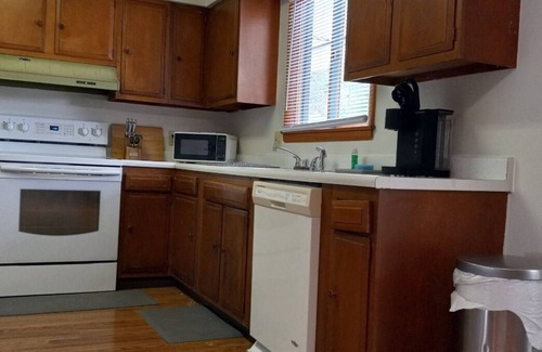 Hot Springs Apartment | Cozy 1 bedroom private apt sleeps up to 4 people. Come enjoy the Black Hills,of
