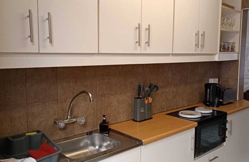 Plumstead Cottage | Cozy 1-Bedroom Self-Catering Apartment with Modern Amenities in Cape Town