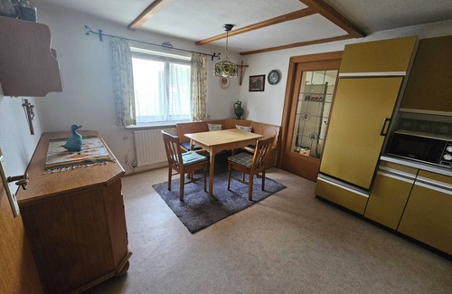 Gauting House | Cozy 1-bedroom, sharing bathroom and kitchen in marvelous Gauting with WiFi
