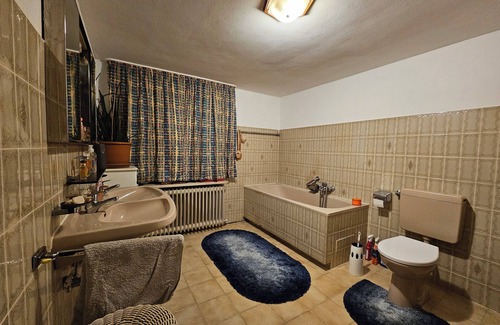 Gauting House | Cozy 1-bedroom, sharing bathroom and kitchen in marvelous Gauting with WiFi