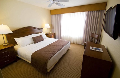 Northeast Santa Fe Resort | Cozy 1 Bedroom Standard Suite w/WiFi Included & Resort Pool