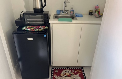 Downtown Nassau Apartment | Cozy 1 bedroom Suite in Downtown Nassau - 3 Min from the Beach