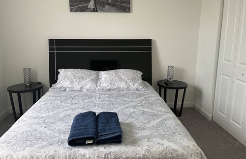 Richmond West Apartment | Cozy 1 bedroom suite