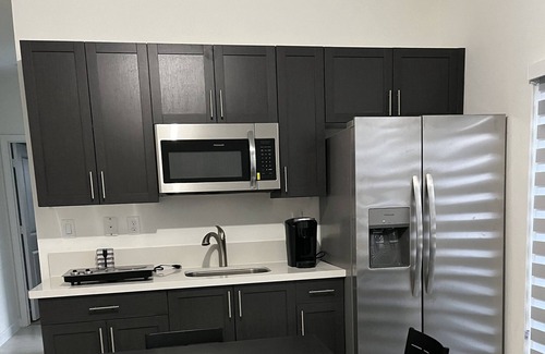 Richmond West Apartment | Cozy 1 bedroom suite